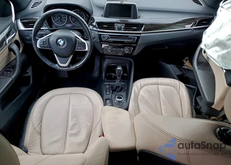 2017 BMW X1 xDrive28I z USA, uszkodzony, nr VIN WBXHT3Z32H4A56265